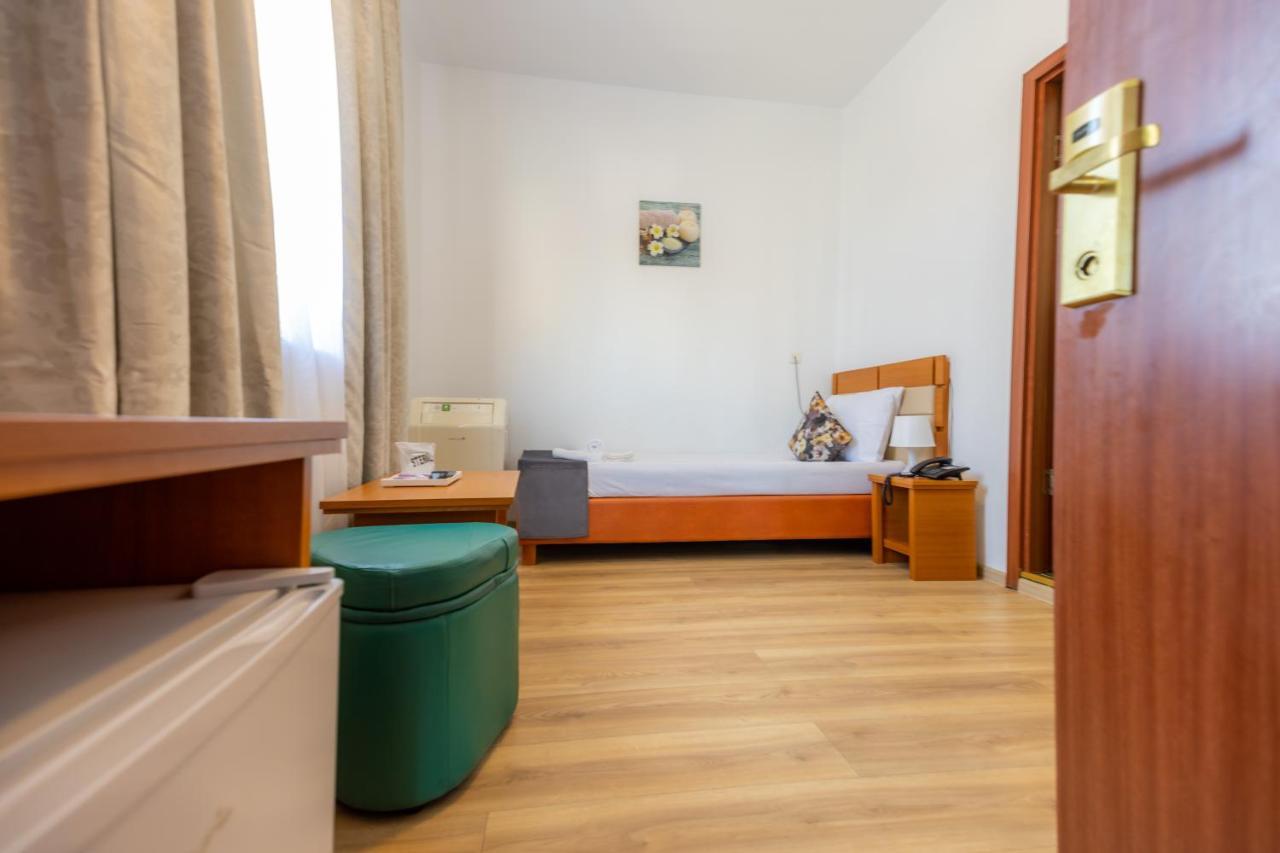 Hotel Sir Lujerului Bukarest Kültér fotó