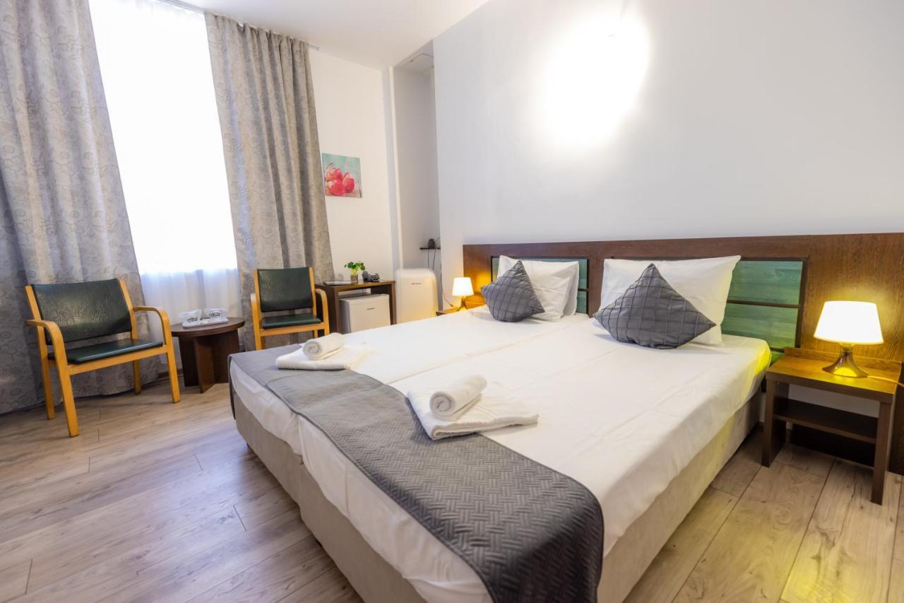 Hotel Sir Lujerului Bukarest Kültér fotó