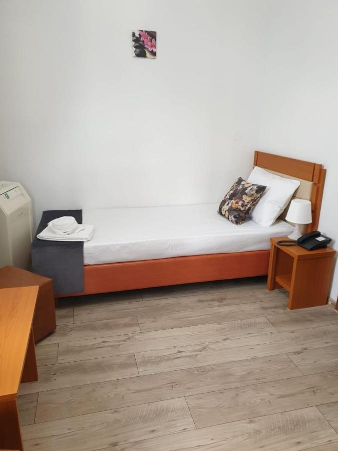 Hotel Sir Lujerului Bukarest Kültér fotó