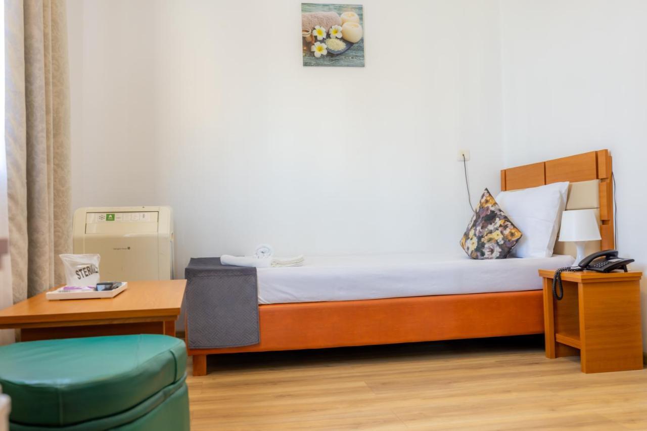 Hotel Sir Lujerului Bukarest Kültér fotó