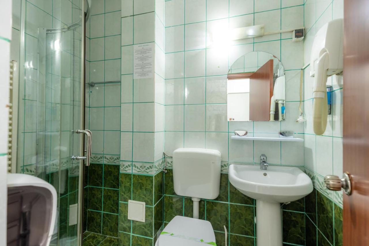 Hotel Sir Lujerului Bukarest Kültér fotó